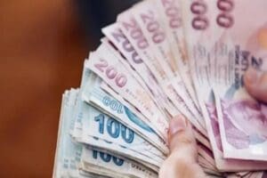 Nisanda y&uuml;zde 70&rsquo;e ulaşan enflasyon, banknotları yetersiz bıraktı. 100 ve