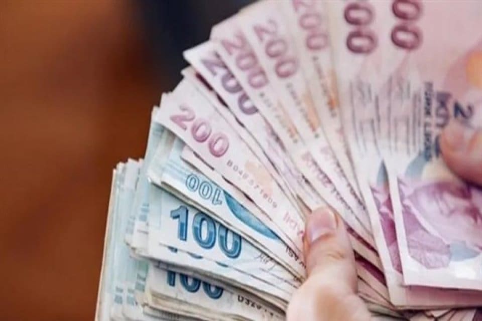 Nisanda y&uuml;zde 70&rsquo;e ulaşan enflasyon, banknotları yetersiz bıraktı. 100 ve