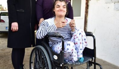 Engelli Sümeyye'nin tekerlekli sandalye sevinci