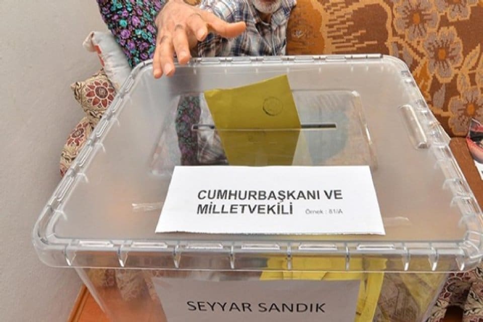 Y&uuml;ksek Se&ccedil;im Kurulu tarafından g&ouml;rme engelli se&ccedil;men i&ccedil;in bastırılacak 800