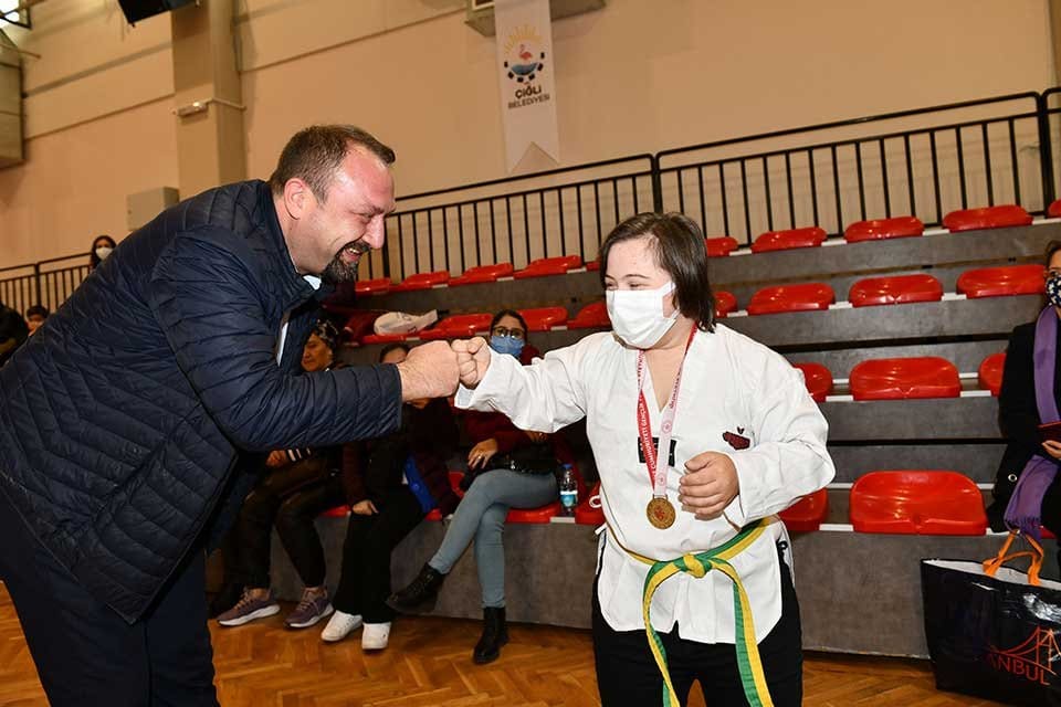 &Ccedil;iğli Belediyesi tarafından, engelli vatandaşların sosyalleşmesi ve sportif aktivitelere katılması
