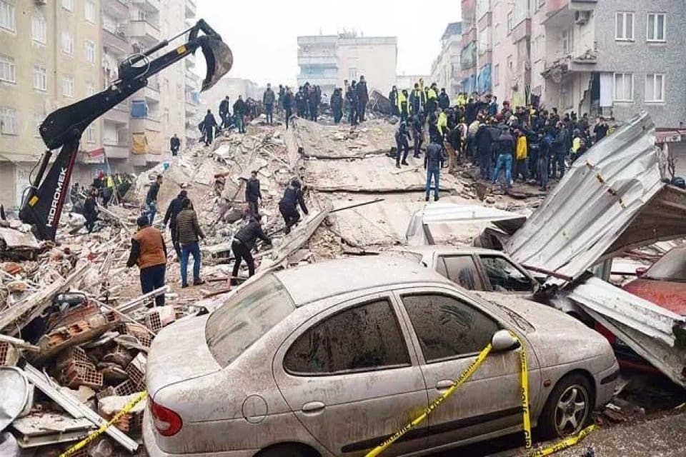 Kahramanmaraş merkezli depremde Diyarbakır&rsquo;da da yıkım meydana geldi. Saat 04.17&rsquo;de&nbsp;