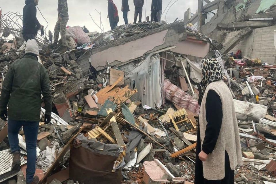 Kahramanmaraş&rsquo;ta &ccedil;ıkarıldığı binanın enkazından Nurdağı Devlet Hastanesi'ne bırakılan 1 yaşındaki