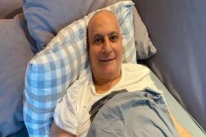 &Uuml;nl&uuml; sunucu Mehmet Ali Erbil'in KKTC'de rahatsızlanarak ambulans ile Dr.