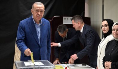 Erdoğan, ikinci tur için oyunu kullandı: “Katılımın son ana kadar rehavete varmadan gerçekleşmesini vatandaşlarımdan rica ediyorum”