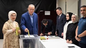 Cumhurbaşkanı Erdoğan’ın oy kullandığı Üsküdar Saffet Çebi Ortaokulu’ndaki 3279 numaralı