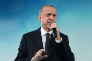 Erdoğan, Ak Parti'nin se&ccedil;im beyannamesini a&ccedil;ıklayacak 20 yıldır iktidar partisi