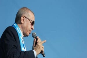 Cumhurbaşkanı Erdoğan, Esenyurt'ta eğitim kamp&uuml;s&uuml; temel atma t&ouml;reninde konuştu. Sert