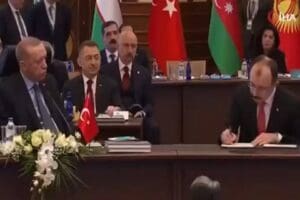 Cumhurbaşkanı&nbsp;Recep Tayyip Erdoğan'ın, T&uuml;rk Devletleri Teşkilatı (TDT) Olağan&uuml;st&uuml; Zirve Toplantısı'nda