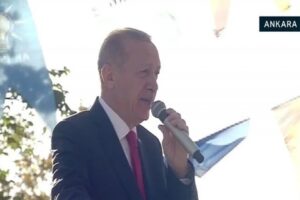 Cumhurbaşkanı Recep Tayyip Erdoğan, "Biz eserlerimizle, 20 yıldır neler yaptıklarımızla