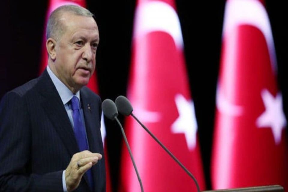 Cumhurbaşkanı Erdoğan, 45 bin yeni &ouml;ğretmen atamasının ger&ccedil;ekleşeceğini duyurarak "Atanacak