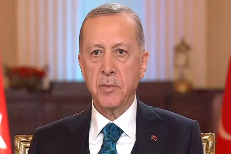 Cumhurbaşkanı Recep Tayyip Erdoğan, canlı yayında g&uuml;ndeme ilişkin &ouml;nemli konularla