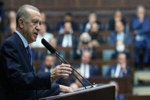 Cumhurbaşkanı Erdoğan, CHP'nin baş&ouml;rt&uuml;s&uuml; teklifine tepki g&ouml;stererek, "&Uuml;lkemizde kamuda veya