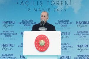 Patates, soğan fiyatlarındaki fahiş artışlara da değinen Erdoğan, "Buyurun cambazlar,