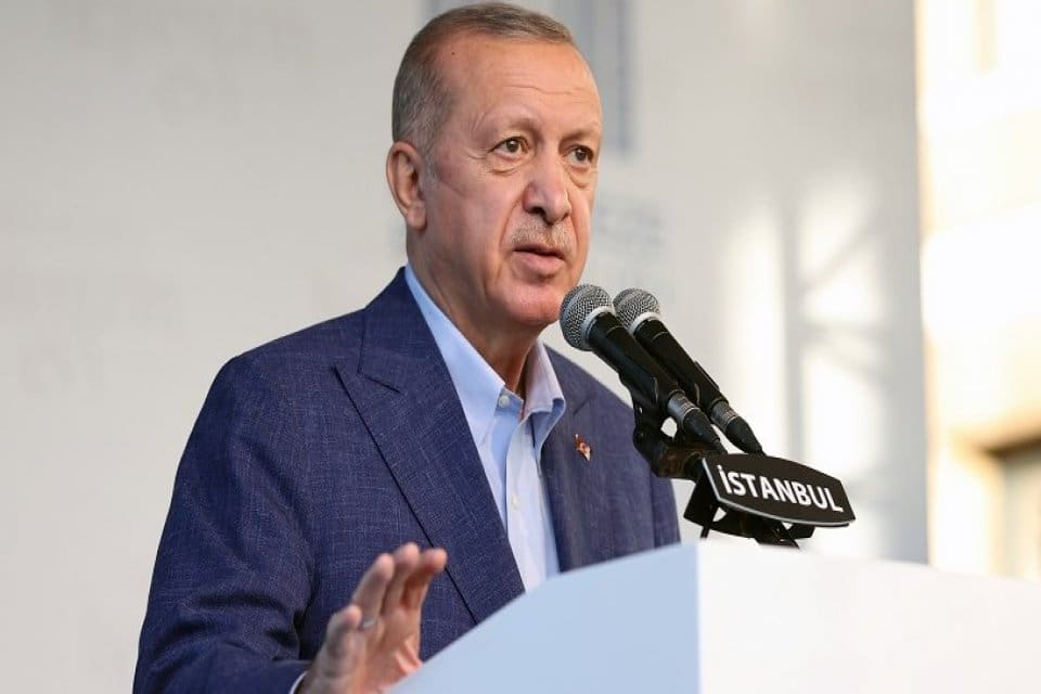Batman'da toplu a&ccedil;ılış t&ouml;reninde a&ccedil;ıklamalarda bulunan Erdoğan, &ccedil;&ouml;z&uuml;m s&uuml;recine ilişkin