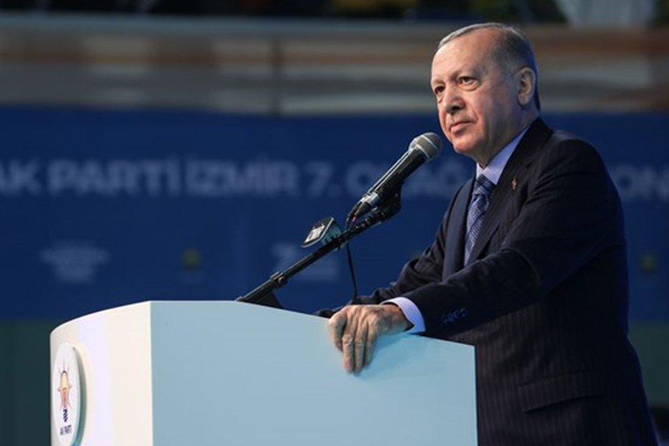 Partisinin il kongresine katılmak bir dizi temel atma ve etkinliğe