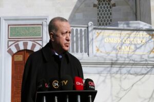 Erdoğan, cuma namazının ardından açıklamalarda bulundu. Erdoğan, "Ben öğrencilerle neden