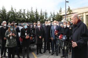 Cumhurbaşkanı Recep Tayyip Erdoğan, cuma namazı sonrası basın mensuplarına a&ccedil;ıklamalarda