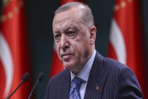 Cumhurbaşkanı Erdoğan seçim barajı düşecek mi sorusuna yanıt verdi. Yüzdelik