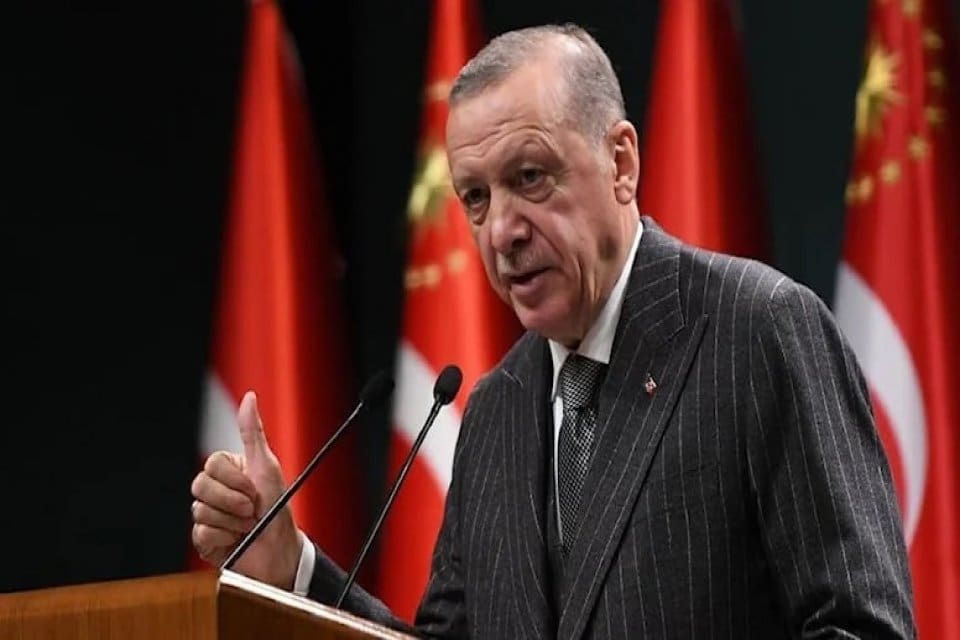 Cumhurbaşkanı Recep Tayyip Erdoğan, Kabine Toplantısı'nın ardından g&uuml;ndeme dair &ouml;nemli