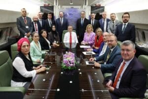 Cumhurbaşkanı Erdoğan, Balkan turu d&ouml;n&uuml;ş&uuml;nde u&ccedil;akta gazetecilerin sorularını yanıtladı. Yunanistan'ın