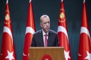 Cumhurbaşkanı Recep Tayyip Erdoğan, "Hangi kademede olursa olsun, evlatlarımızın eğitim-&ouml;ğretim
