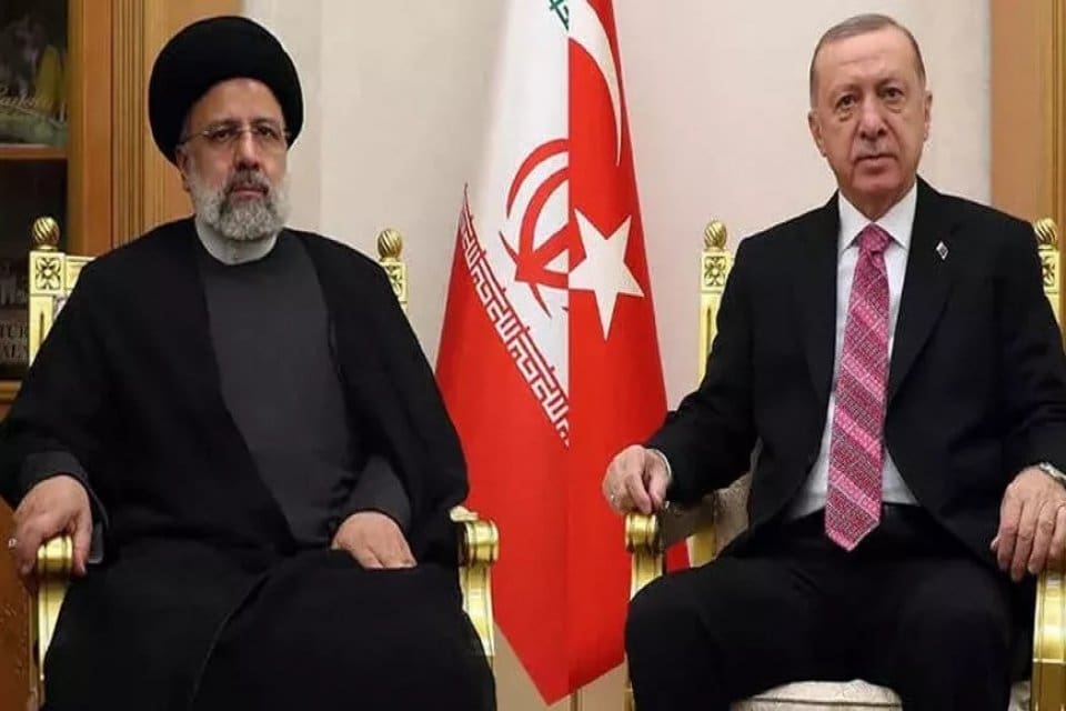 Cumhurbaşkanı Recep Tayyip Erdoğan, İran Cumhurbaşkanı İbrahim Reisi ile bir