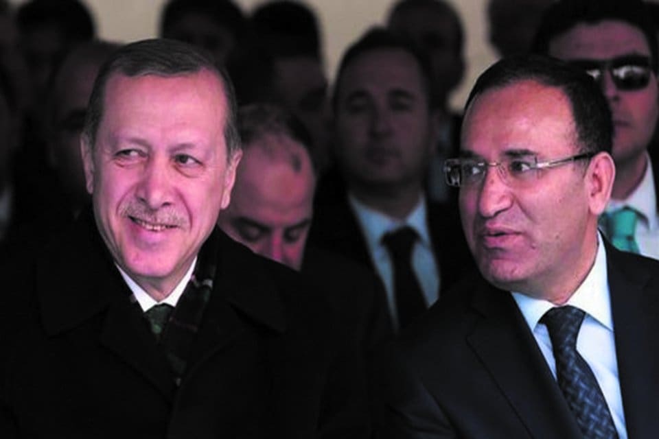 Yargıtay ve Danıştay &uuml;yeleriyle aynı stat&uuml;de olan birinci sınıfa ayrılmış
