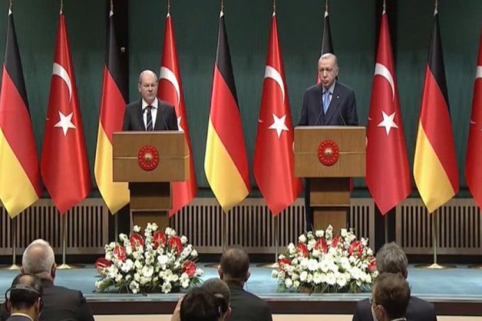 Cumhurbaşkanı Erdoğan ve Almanya Başbakanı Scholz, d&uuml;zenledikleri ortak basın toplantısında