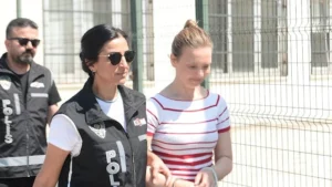 'M&uuml;silaj' adı verilen operasyon kapsamında Adana'da g&ouml;zaltına alınan Aslı A.'nın