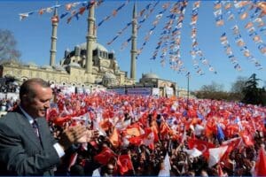 T&uuml;rkiye'de 14 Mayıs'ta ger&ccedil;ekleştirilecek olan se&ccedil;imler &ouml;ncesi siyasi partiler ve