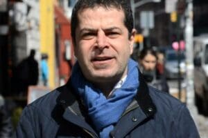 C&uuml;neyt &Ouml;zdemir 400 bin kişiyle T&uuml;rkiye'nin en b&uuml;y&uuml;k anketini yaptı:&nbsp;
