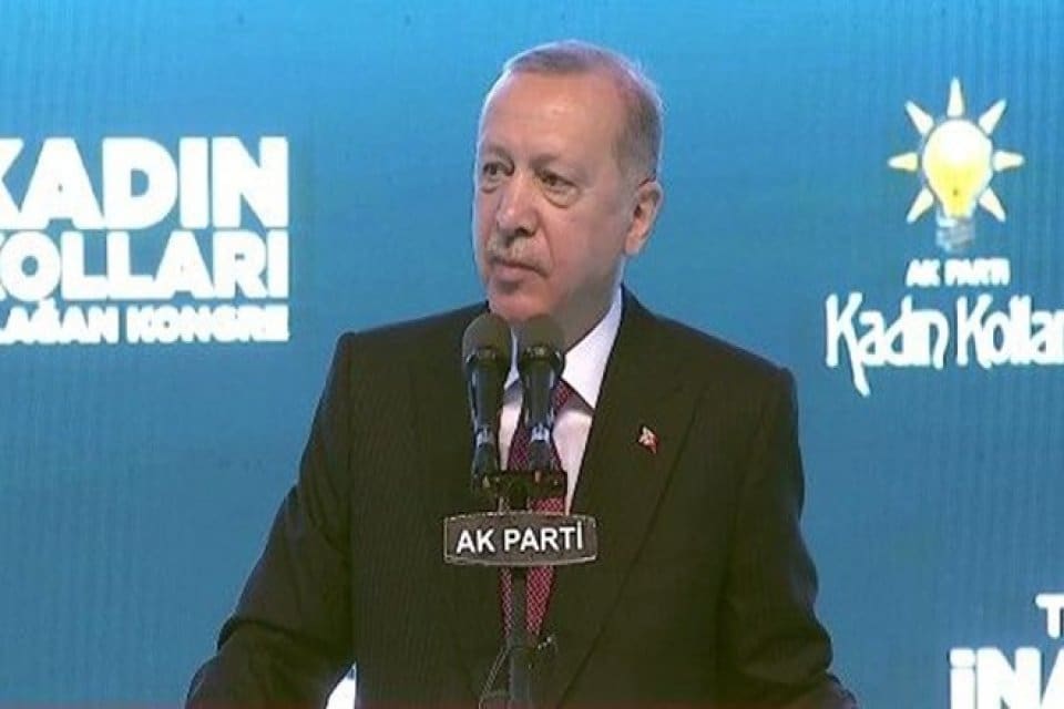 AK Parti Kadın Kolları kongresinde konuşan Cumhurbaşkanı Erdoğan Samsun'daki son