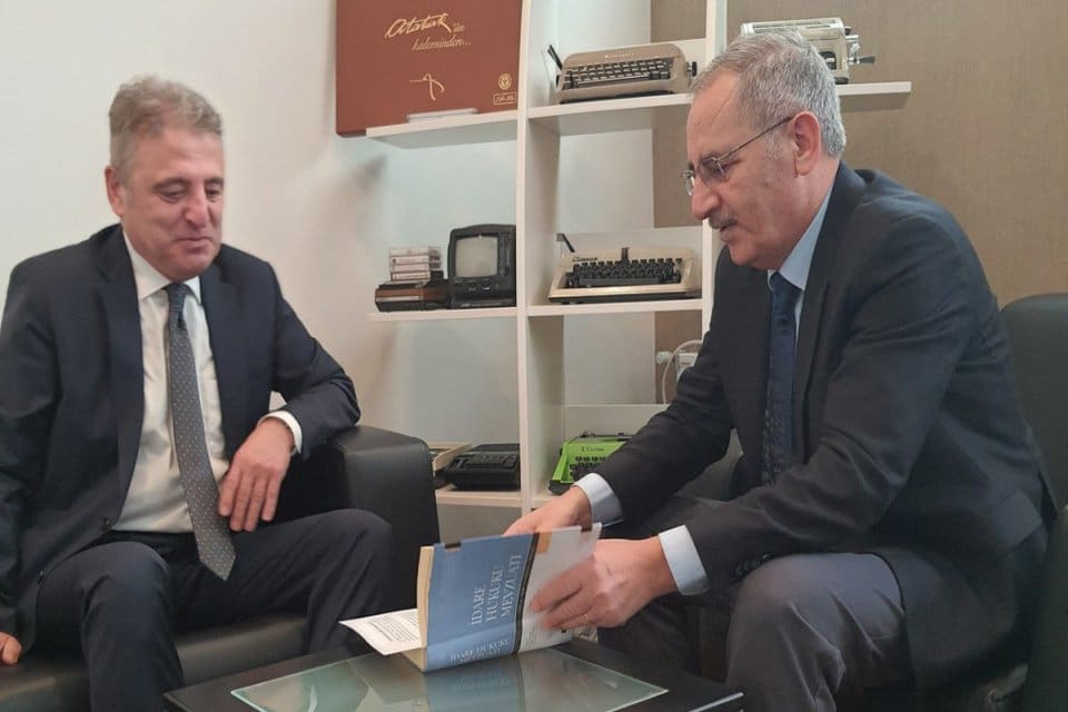 Cumhurbaşkanlığı H&uuml;k&uuml;met Sistemini inceleyen Prof. Dr. Murat Sezginer, &ldquo;Cumhurbaşkanının tek