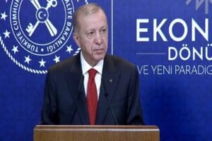 Cumhurbaşkanı Erdoğan, ekonomideki gelişmelere ilişkin &ouml;nemli mesajlar verdi. Erdoğan,&nbsp;''Kendi &ouml;zg&uuml;n