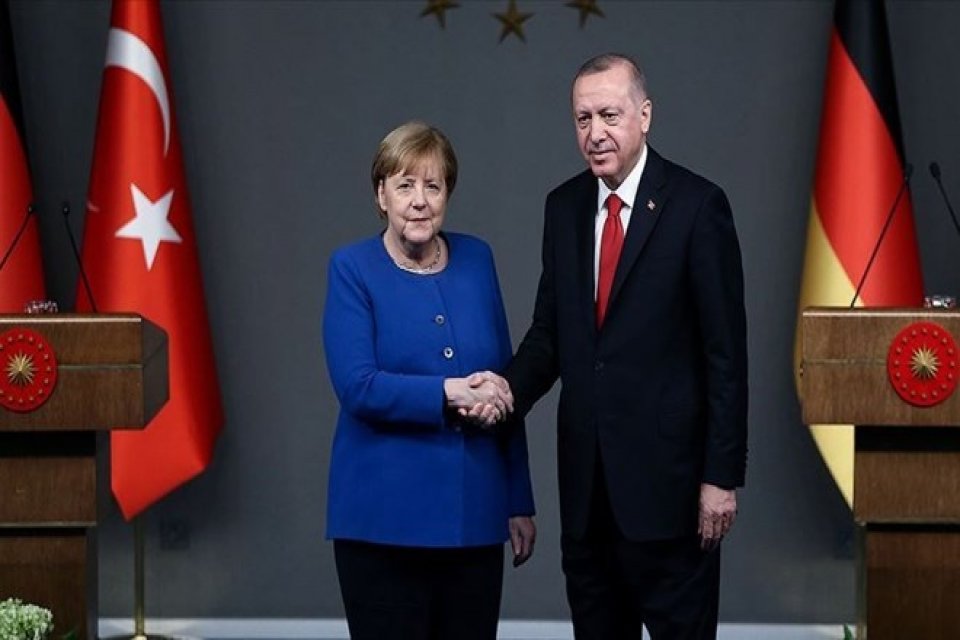 Cumhurbaşkanı Erdoğan, Almanya Başbakanı Merkel'le videokonferans yöntemiyle görüştü. Türkiye-Almanya iş