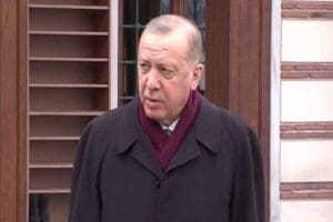 Cumhurbaşkanı Recep Tayyip Erdoğan, Cuma Namazı sonrasında gazetecilerin sorularını yanıtladı.