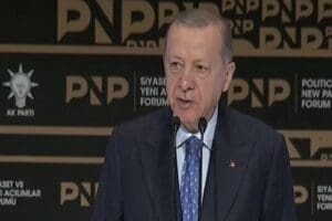 İstanbul'da 21. Y&uuml;zyılda Siyaset ve Yeni A&ccedil;ılımlar Forumu'nda konuşan Cumhurbaşkanı