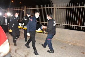 İzmir'in Konak ilçesinde, erkek arkadaşıyla tartıştığı öne sürülen K.K. (20),