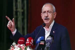 CHP lideri Kılı&ccedil;daroğlu, "T&uuml;rkiye se&ccedil;im atmosferine girdi. &Ouml;yle ya da