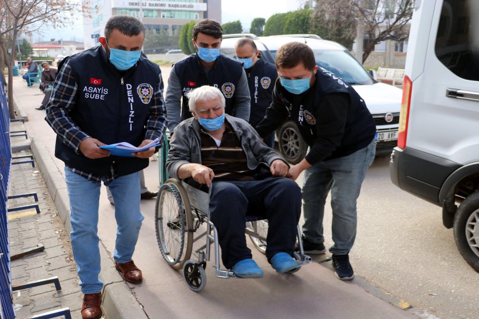 Denizli'nin Pamukkale il&ccedil;esinde, 6 Ocak&rsquo;ta eşi Safiye G&uuml;lkaya'yı (69) pompalı