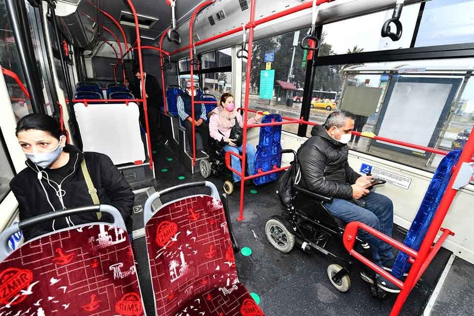 İzmir B&uuml;y&uuml;kşehir Belediyesi ESHOT Genel M&uuml;d&uuml;rl&uuml;ğ&uuml;, otob&uuml;slerde yaptığı tadilatla tekerlekli