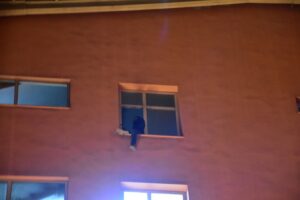 İzmir'in Çiğli ilçesinde, iddiaya göre eşinin boşanma talebi üzerine bunalım