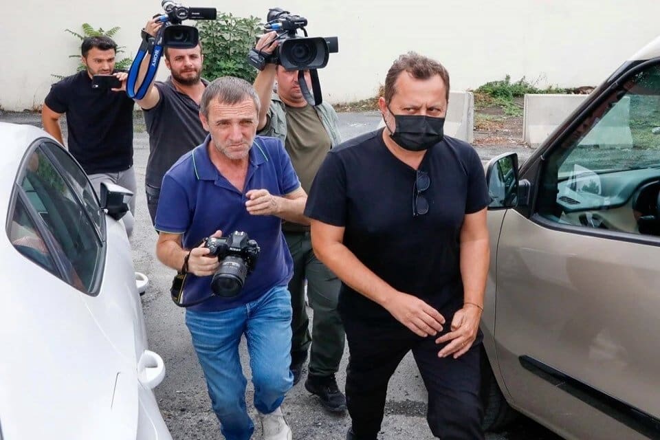 "Halkı kin ve d&uuml;şmanlığa tahrik veya aşağılama" su&ccedil;undan tutuklanarak cezaevine