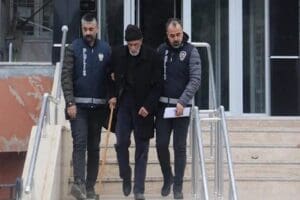 Eskişehir'de tabancayla eşi Fatma Aslan'ı &ouml;ld&uuml;rd&uuml;kten sonra Bilecik'e gidip oğlu