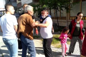 Denizli'nin Merkezefendi ilçesinde Ahmet A. (48), hakkında uzaklaştırma kararı olmasına
