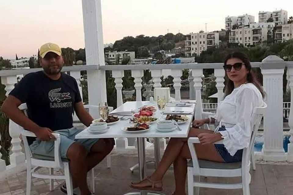 İZMİR'de, boşanma aşamasındaki eşi Deniz &Ouml;zarslan (36) tarafından tabancayla vurulan