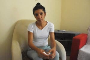 İZMİR'in Bayraklı il&ccedil;esinde boşanmak istediği eşi &Ccedil;etin Karanlık (42) tarafından