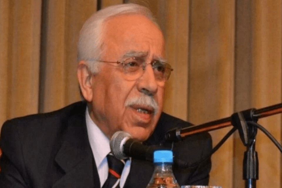 Eski Devlet Bakanı Sadi Somuncuoğlu&nbsp;(82), Ankara'da tedavi g&ouml;rd&uuml;ğ&uuml; hastanede hayatını