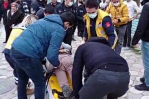 Sivas'ın Şarkışla il&ccedil;esinde boşandığı M&uuml;zeyyen Baykal'ı (36) sokak ortasında bı&ccedil;akla